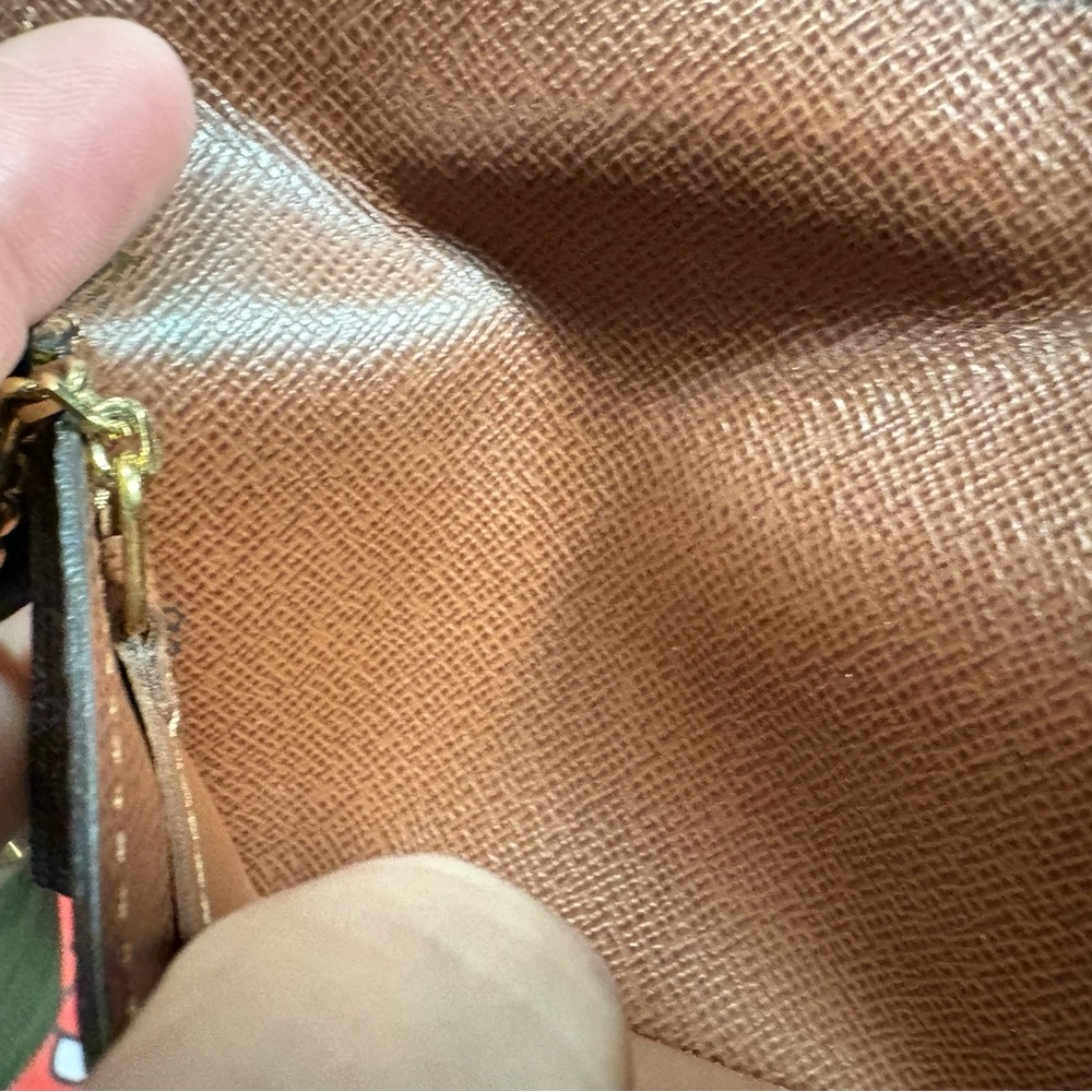 Lv key pouch - Picture 6 of 8